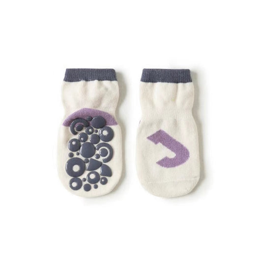 Baby anti slip socks in white