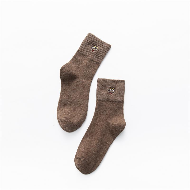 Cheery socks in brown