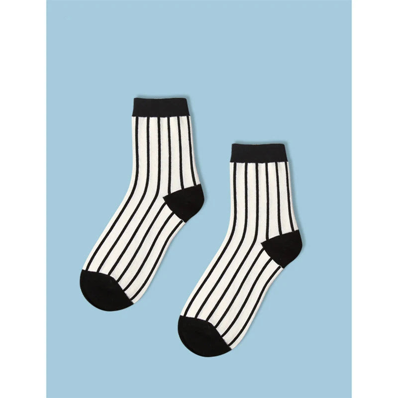 Japanese Stripes Harajuku Socks black stripe front picture