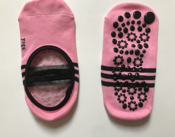Yoga socks in pink non slip