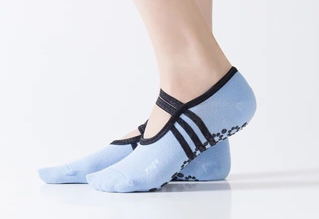 Yoga socks in light blue non slip