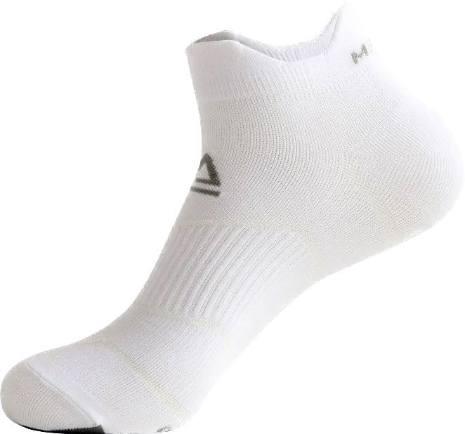 ankle socks in white