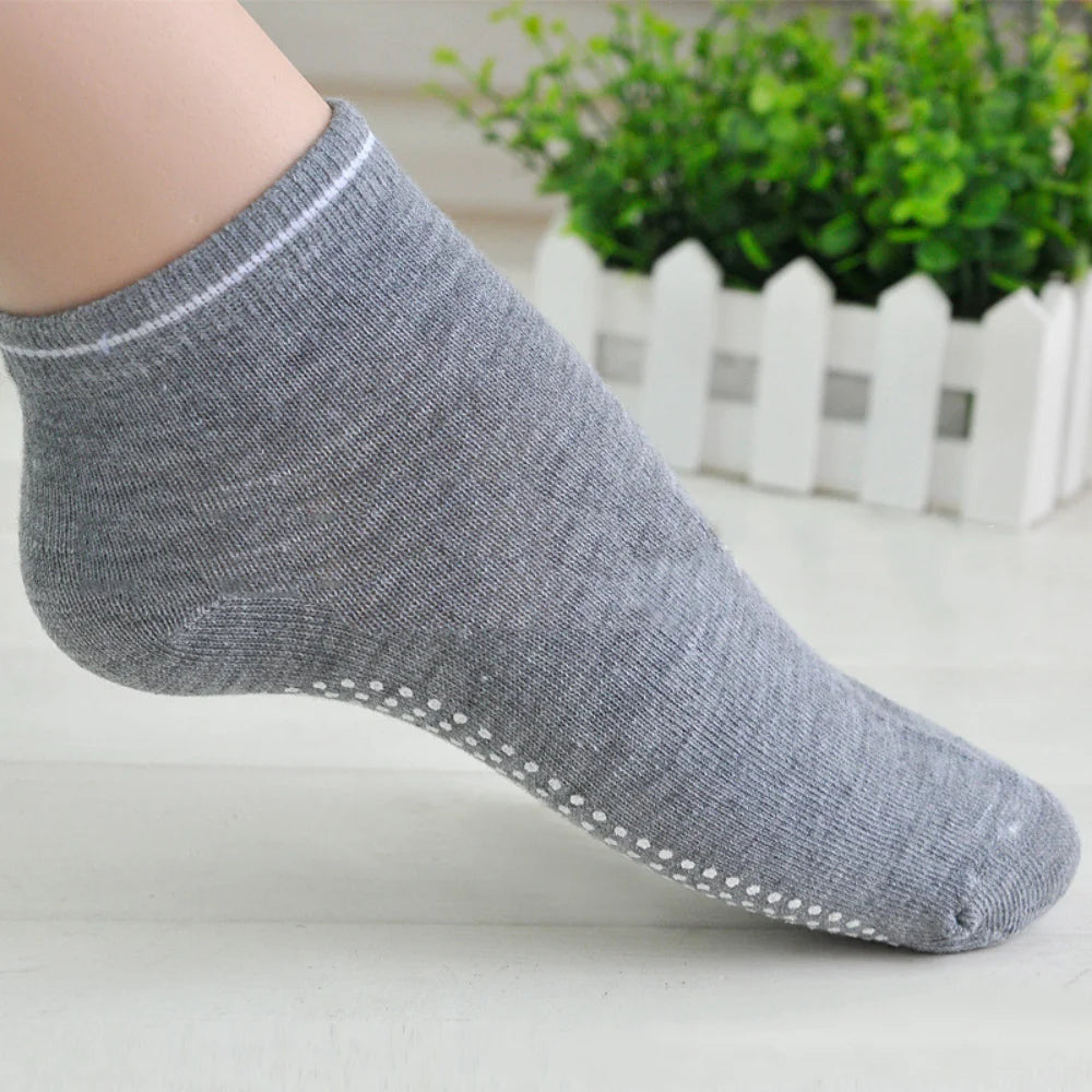 Women Anti-Slip Socks in Grey side picture